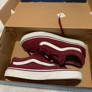 MAROON VANS! Size 7.5 Women’s!